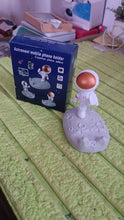 3D Astronaut Phone Stand
